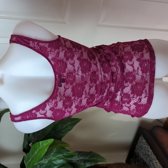 Guess Women's Burgundy Lace Floral Tank Top Size Small - Picture 4 of 5